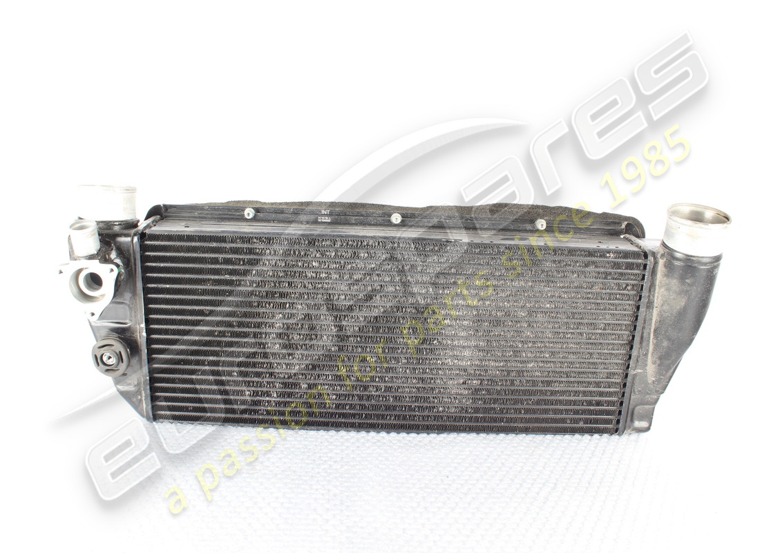 gebrauchter ferrari linker ladeluftkühler. teilenummer 336492 (1)