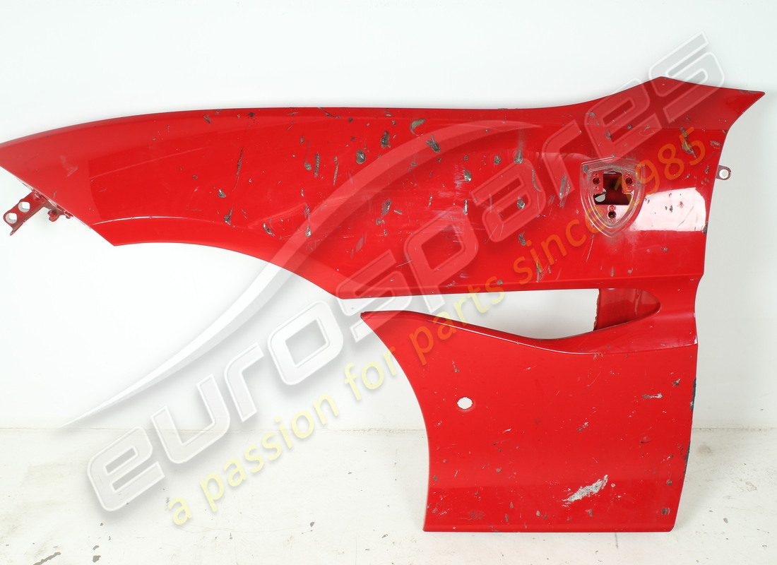 beschädigter ferrari vorderer linker kotflügel. teilenummer 88750311 (2)