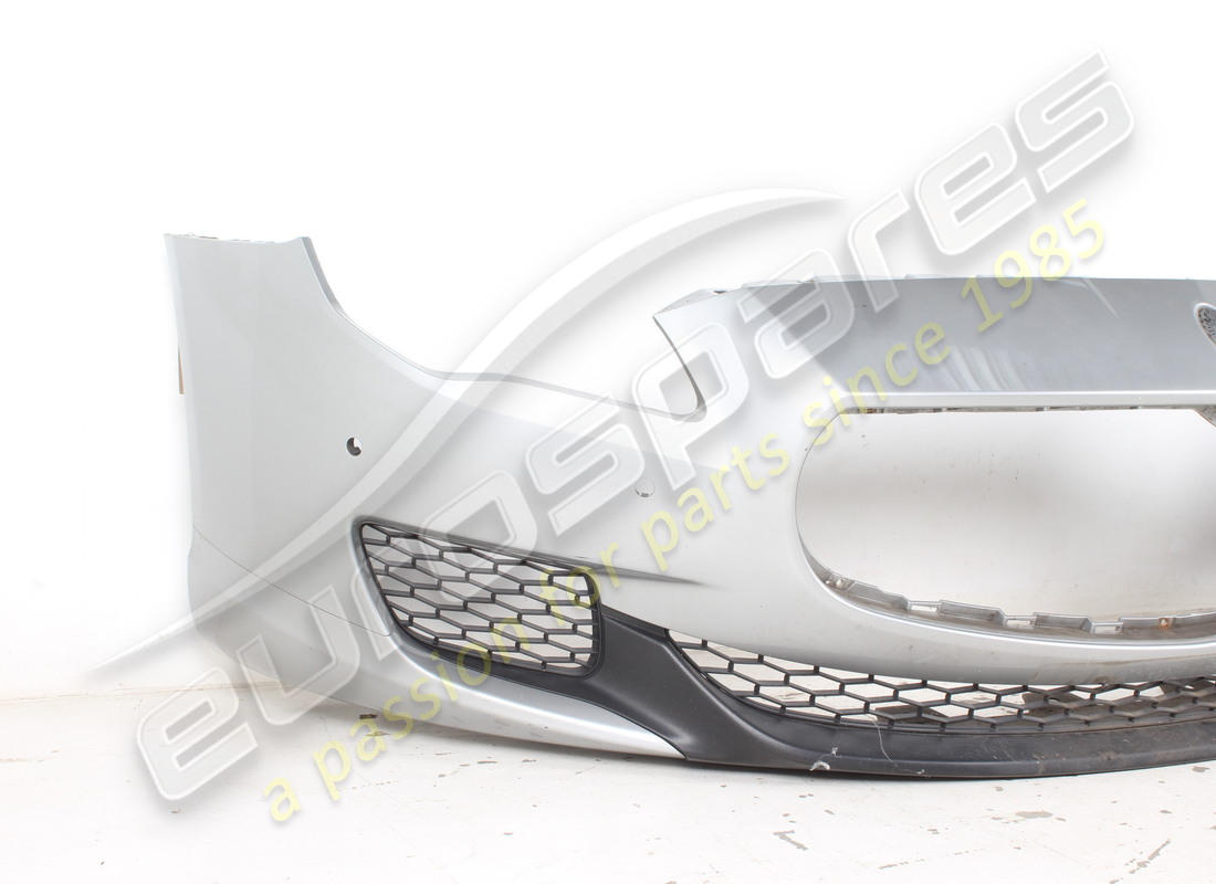 gebrauchter maserati frontstoßstange. teilenummer 673000020 (2)