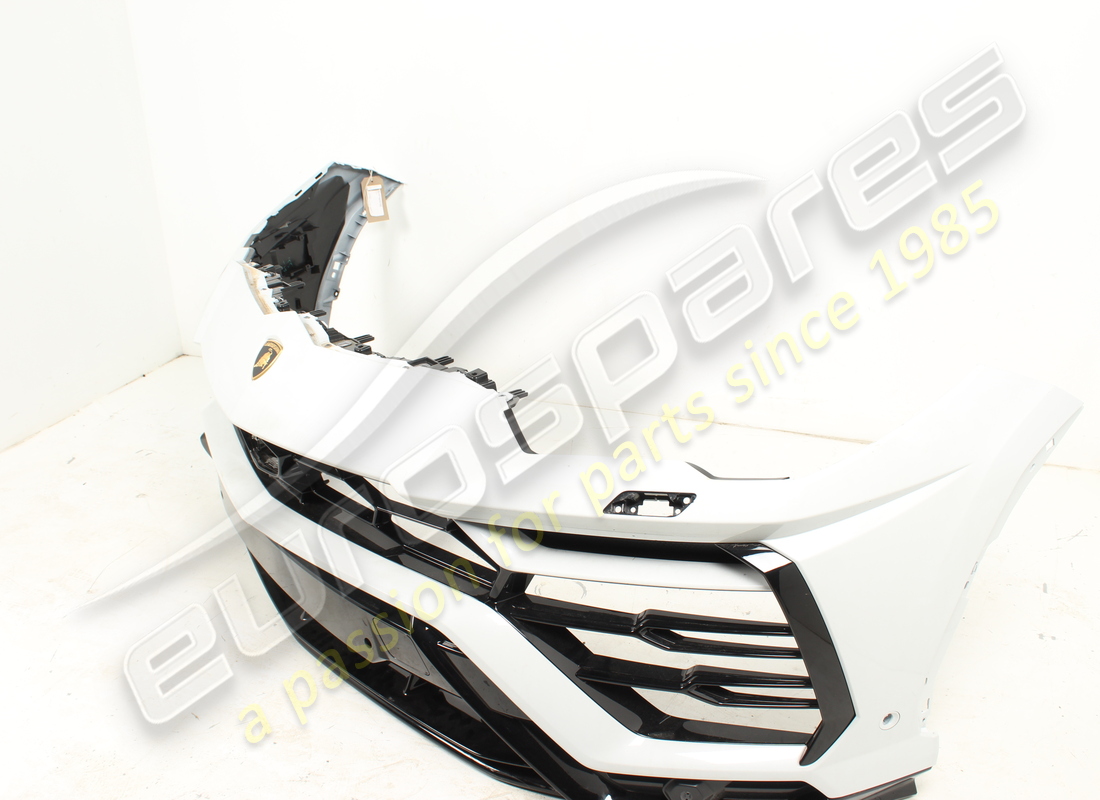 GEBRAUCHTE LAMBORGHINI KOMPLETTE VORDERE STOßSTANGE. TEILENUMMER EAP1425706 (2) gebrauchte lamborghini komplette vordere stoßstange. teilenummer eap1425706 (2)