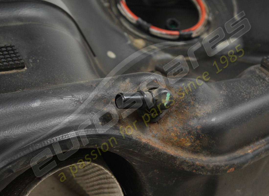gebrauchter maserati kompletter dieseltank. teilenummer 670159335 (4)