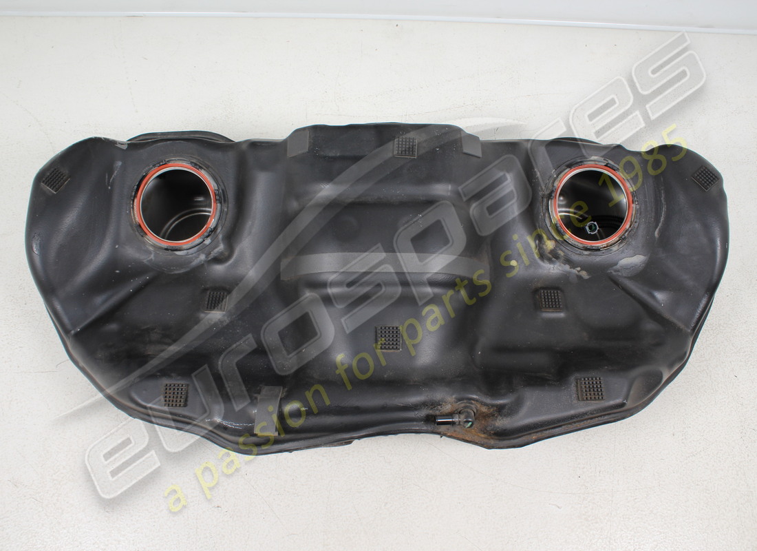 gebrauchter maserati kompletter dieseltank. teilenummer 670159335 (3)