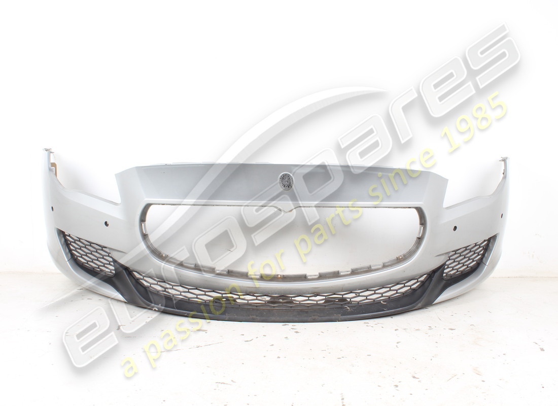 GEBRAUCHTER Maserati FRONTSTOßSTANGE. TEILENUMMER 673000020 (1)