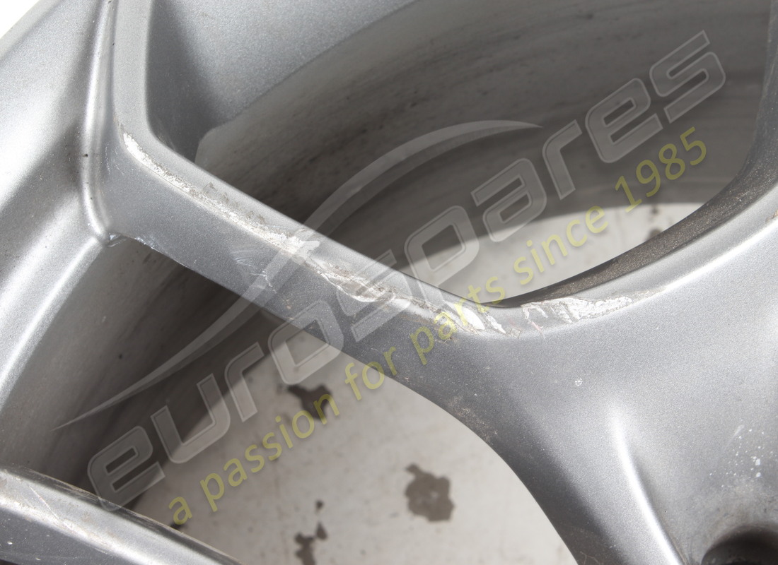 gebrauchtes lamborghini hinterrad. teilenummer 4t0601017a (5)