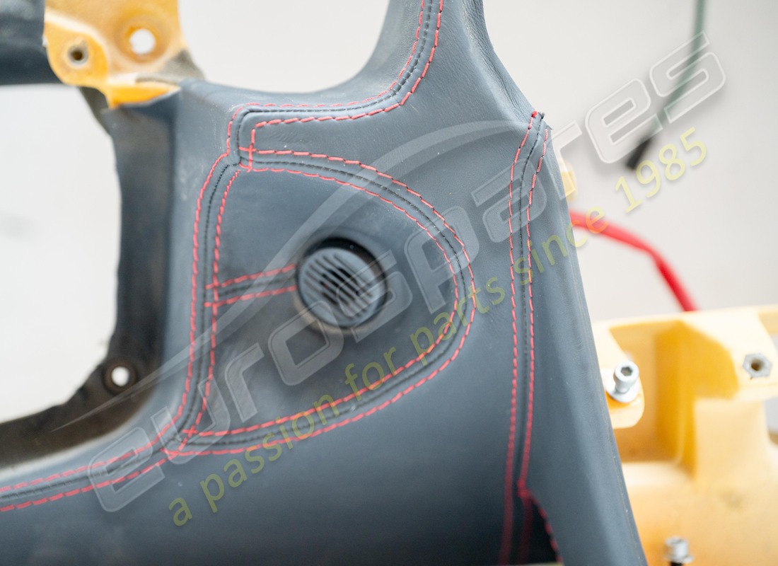 gebrauchtes ferrari armaturenbrett mit instrumenten b. teilenummer 69832312 (2)