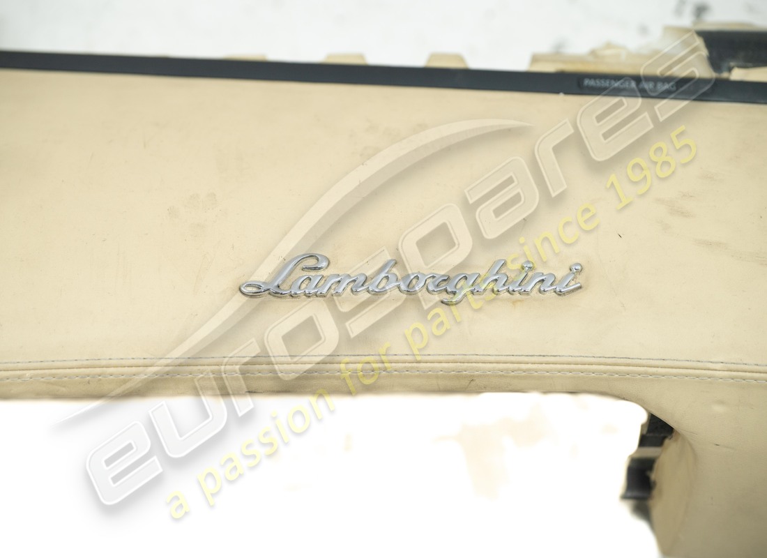 gebraucht lamborghini unteres armaturenbrett, leder rhd teilenummer 472857921h (2)
