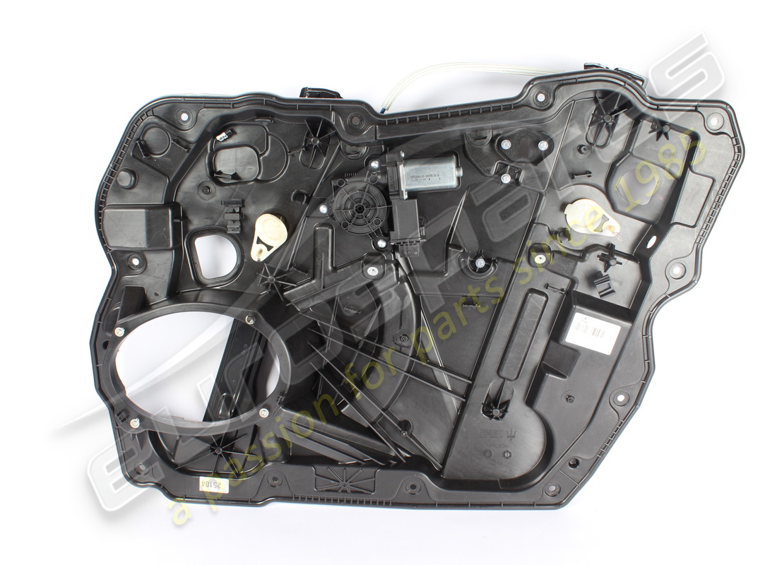 beschädigter maserati türträger vorne rechts. teilenummer 673014121 (3)