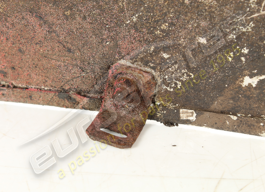 gebrauchtes hitzeschutzblech rechts ferrari. teilenummer 123829 (2)