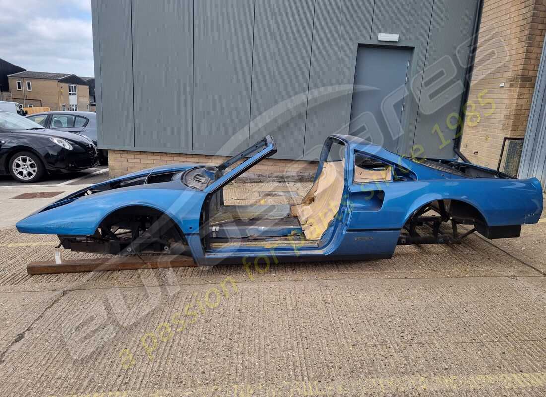 gebrauchte ferrari gts-karosserie. teilenummer 617512000 (2)