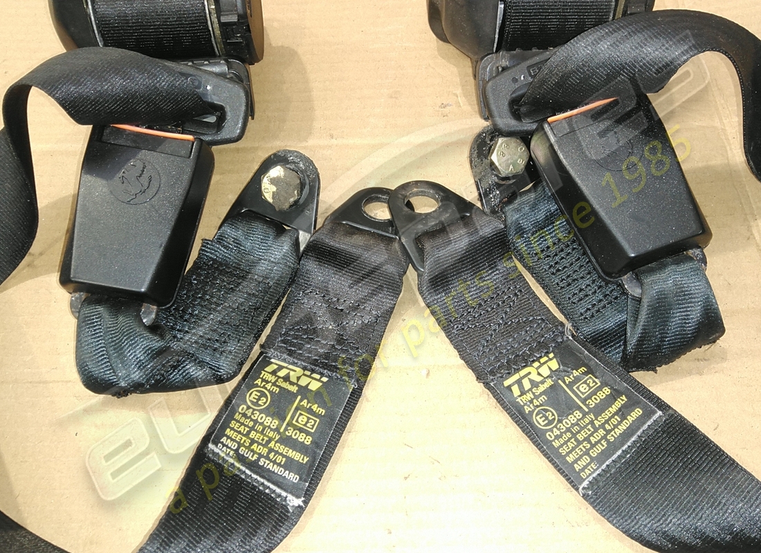 gebrauchter ferrari sicherheitsgurt-satz hinten. teilenummer 64674500 (2)