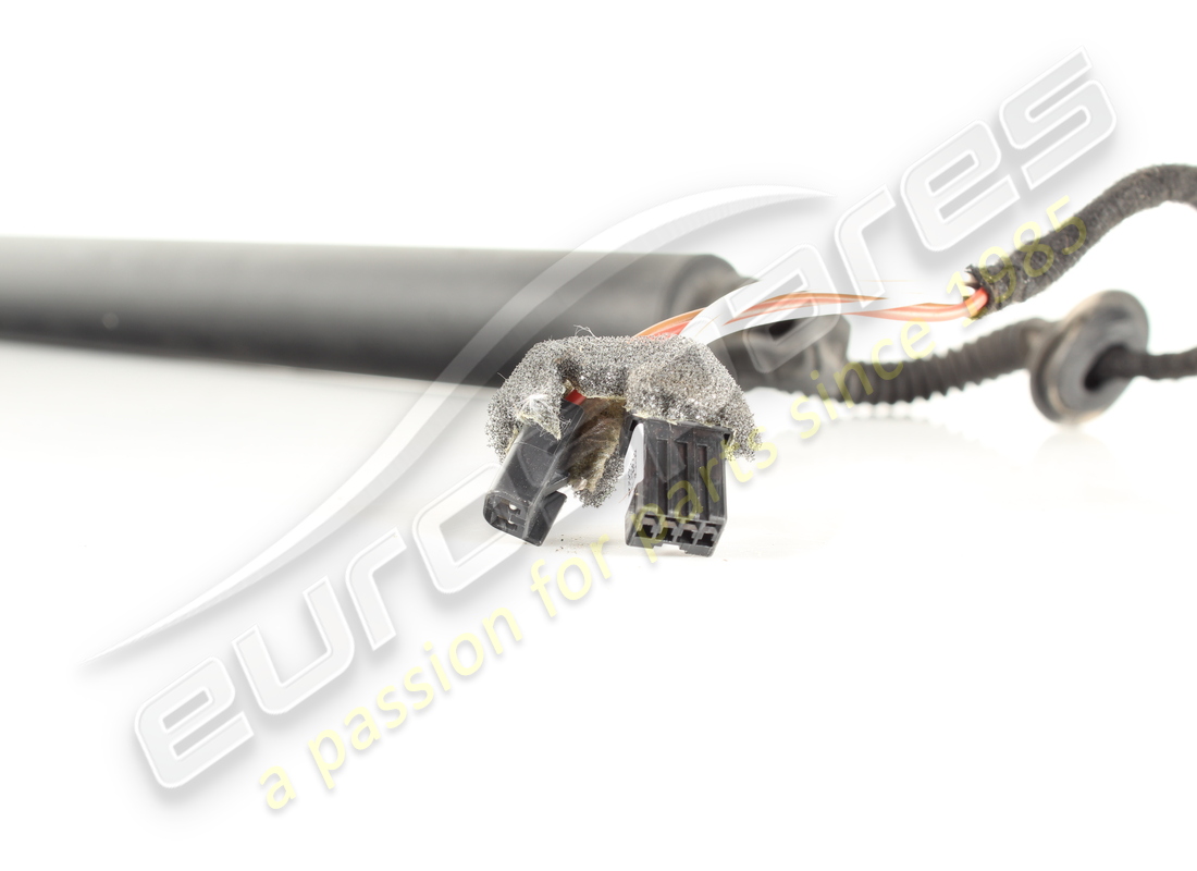 verwendet ferrari stabilus. teilenummer 83461900 (2)