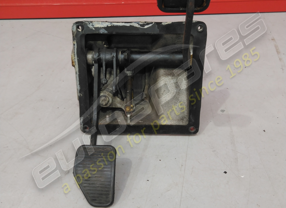 gebrauchte eurospares stütz- und bremspedale komplett. teilenummer eap1384355 (2)