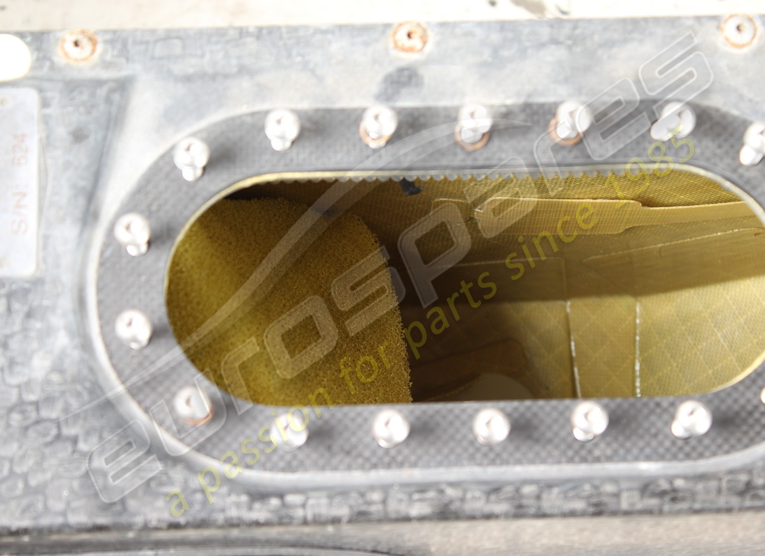 beschädigte eurospares tankblase und kompletter kraftstofftankbehälter. teilenummer eap1493248 (7)