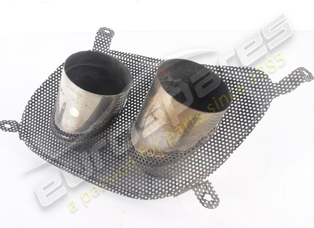 GEBRAUCHTE FERRARI RECHTE AUSPUFF-ENDROHRSPITZE. TEILENUMMER 87787300 (3) gebrauchte ferrari rechte auspuff-endrohrspitze. teilenummer 87787300 (3)