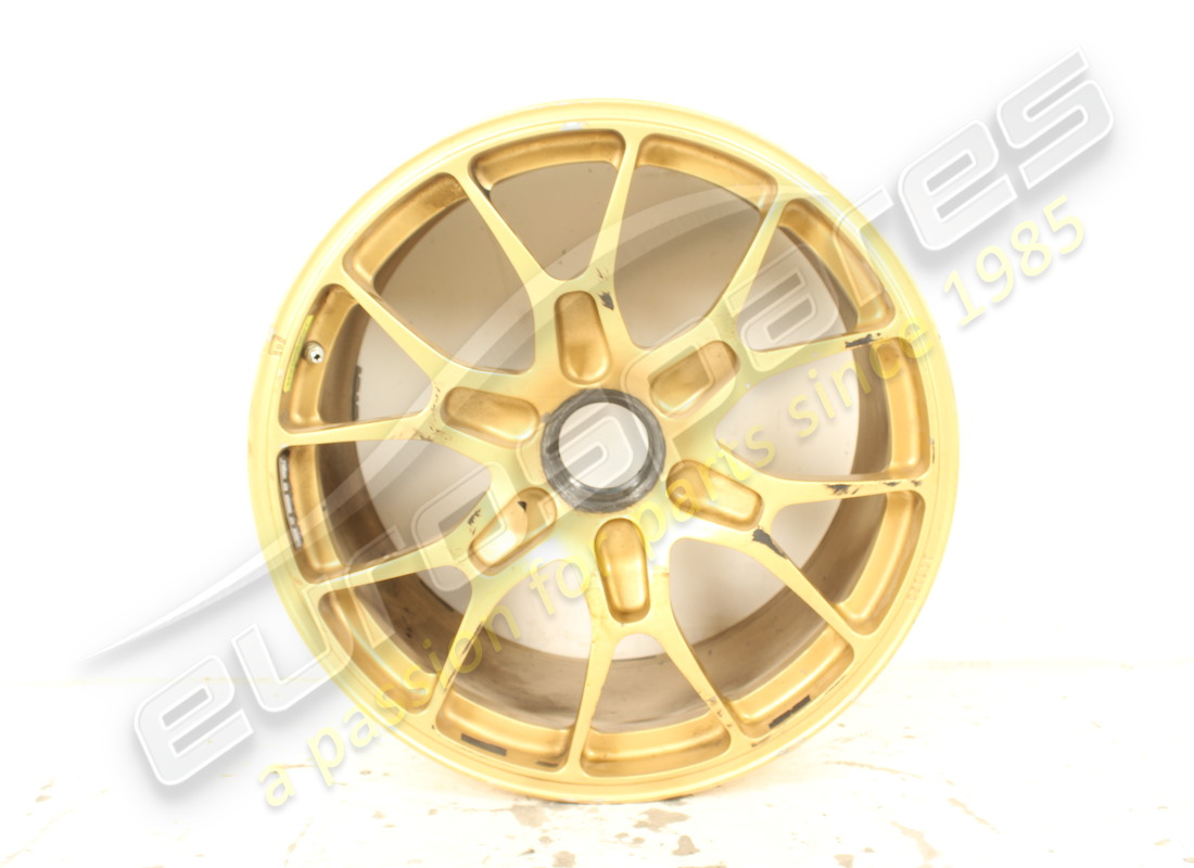 gebrauchtes ferrari hinterrad. teilenummer 341320 (1)