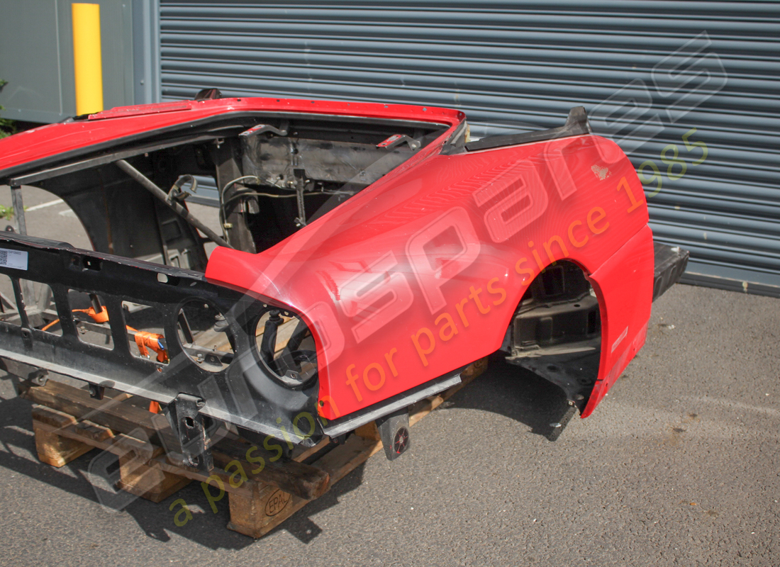 gebrauchtes ferrari komplettes heck - gültig für spider. teilenummer eap1084933 (2)