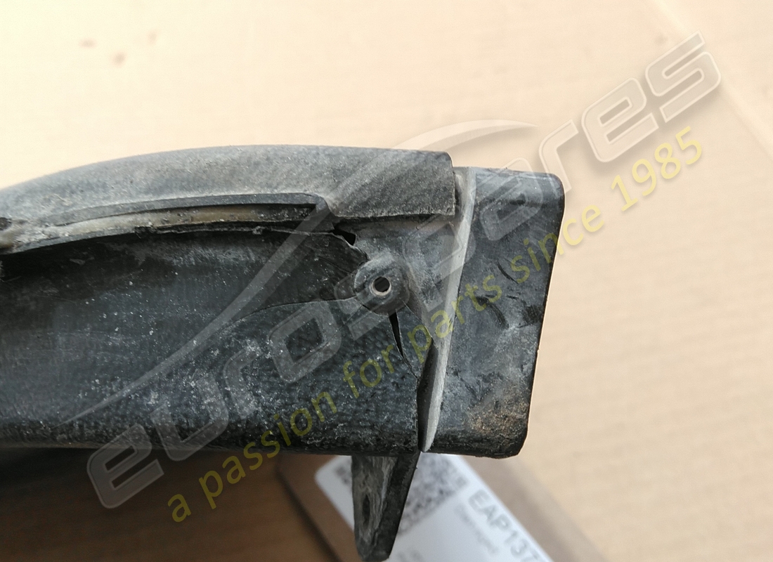 eurospares rechter luftkanal und lüfter beschädigt. teilenummer eap1377704 (2)