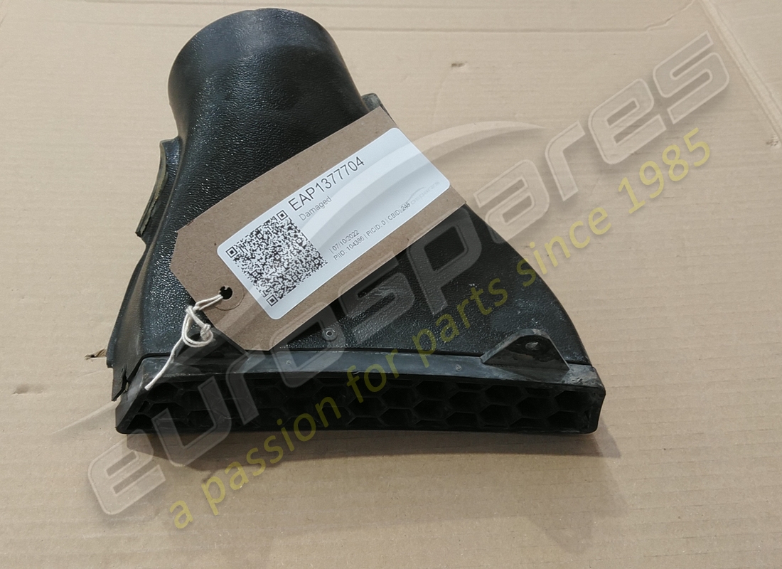 Beschädigter Eurospares rechter Luftkanal und Lüftungsschlitze. TEILENUMMER EAP1377704 (1)