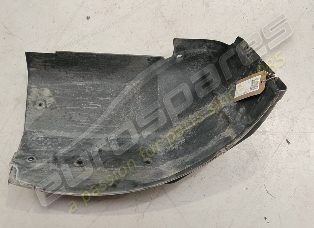 beschädigte lamborghini radkastenschale. teilenummer 400821191a (2)