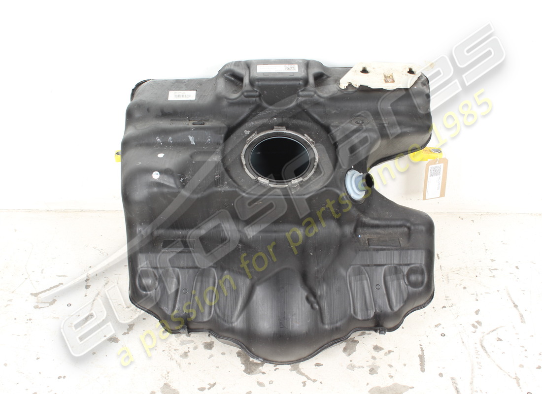 BESCHÄDIGTER Porsche KRAFTSTOFFTANK. TEILENUMMER 992201076G (1)