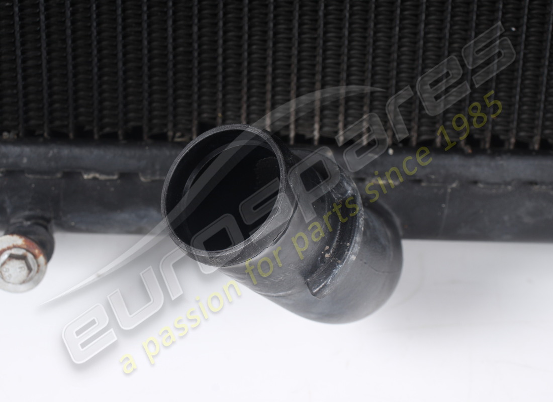 GEBRAUCHTER FERRARI MOTORWASSERKÜHLER. TEILENUMMER 333926 (2) gebrauchter ferrari motorwasserkühler. teilenummer 333926 (2)