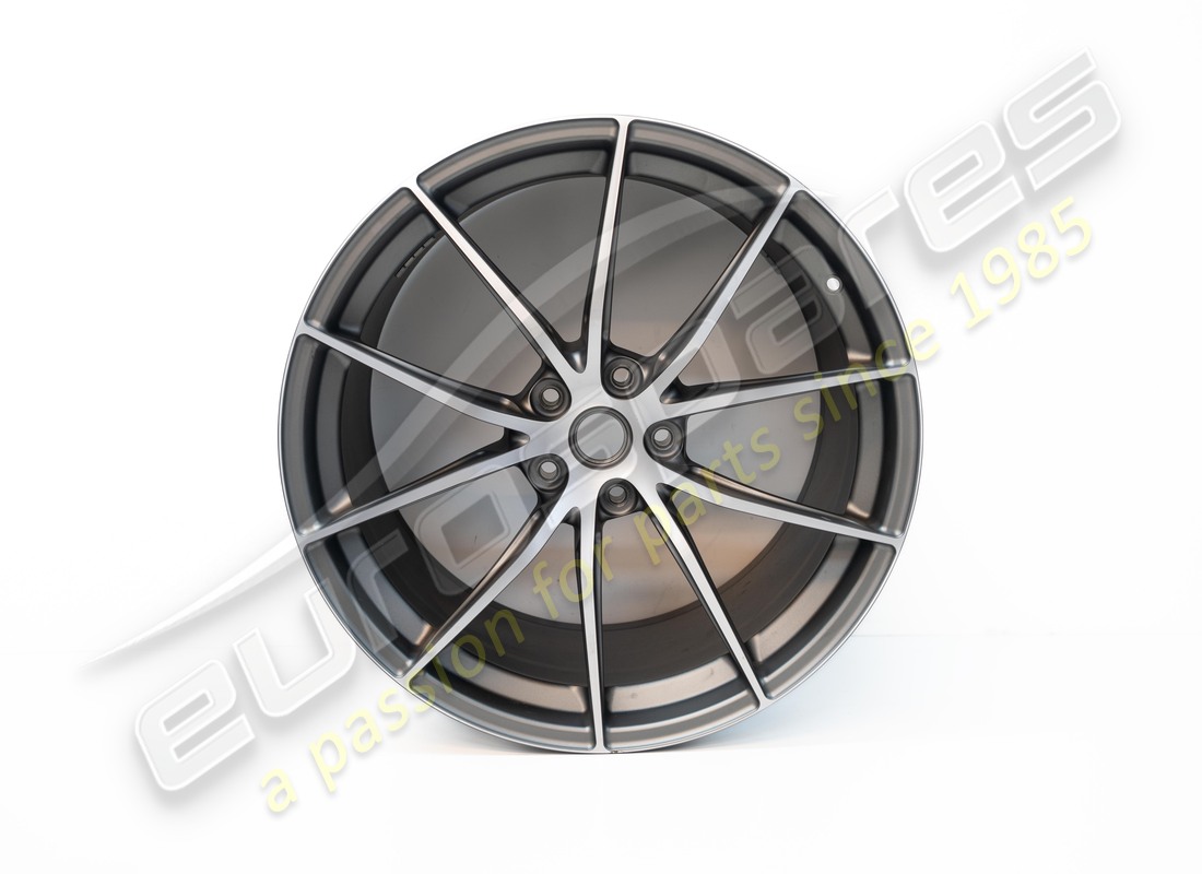 gebrauchtes ferrari hinterrad. teilenummer 313696 (1)