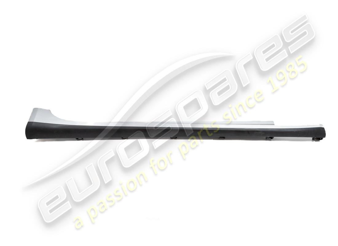 GEBRAUCHT Maserati RECHTER SEITENSCHWELLER (GRUNDIERT). TEILENUMMER 673000022 (1)