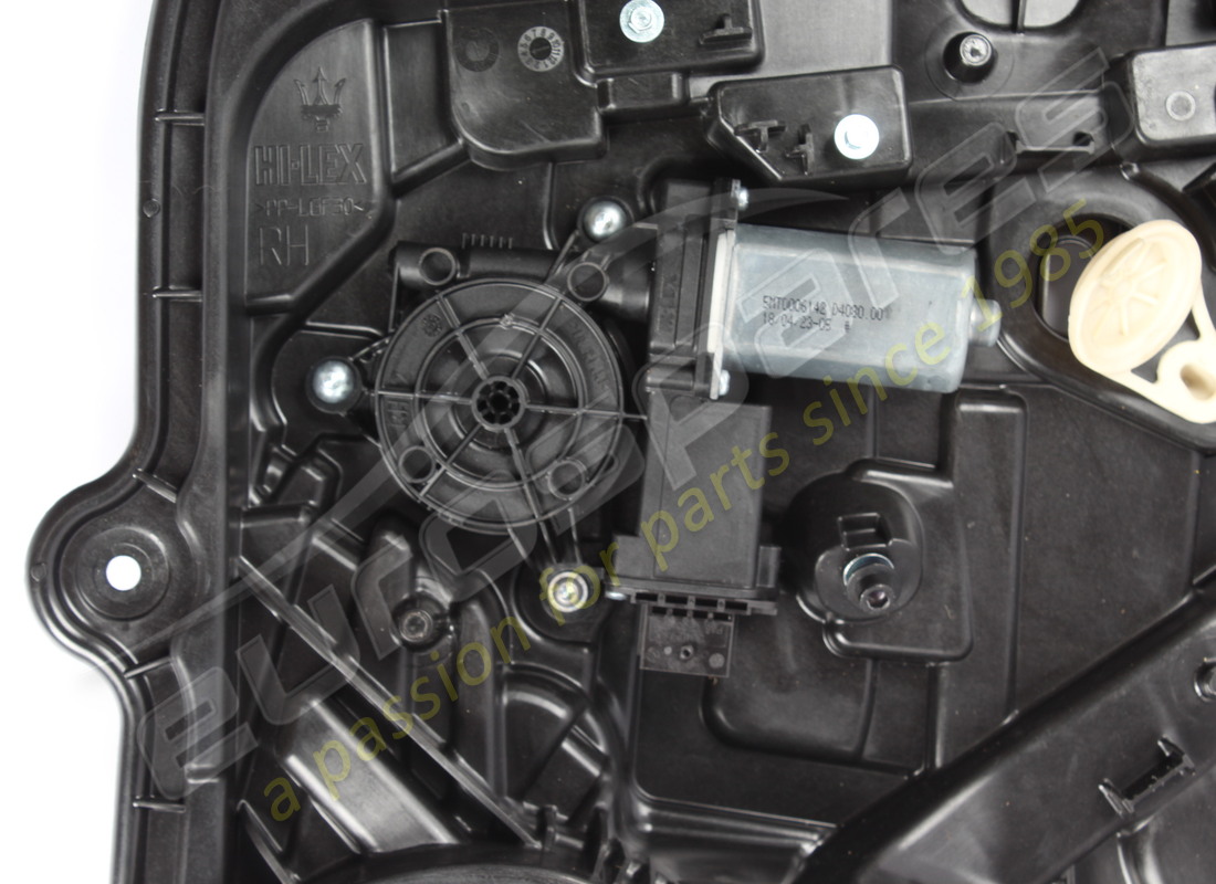 gebraucht maserati rechter hinterer türträger. teilenummer 673014115 (2)