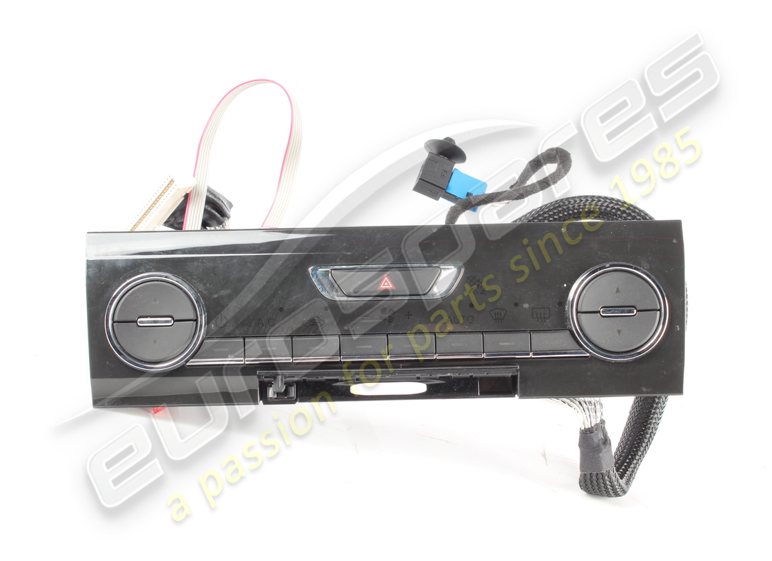 GEBRAUCHTES Maserati ZENTRALES SCHALTERFELD . TEILENUMMER 670012554 (1)
