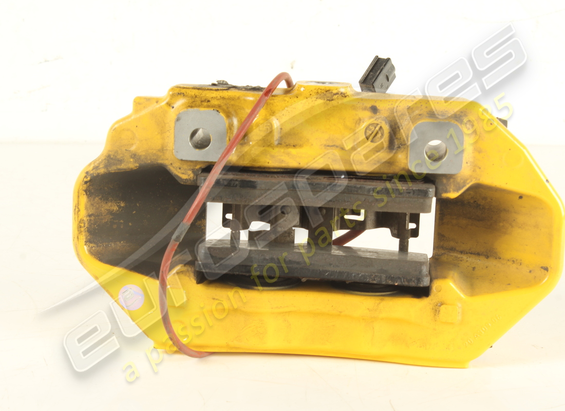 gebrauchter ferrari hinterer rechter bremssattel mit belägen. teilenummer 311677 (4)