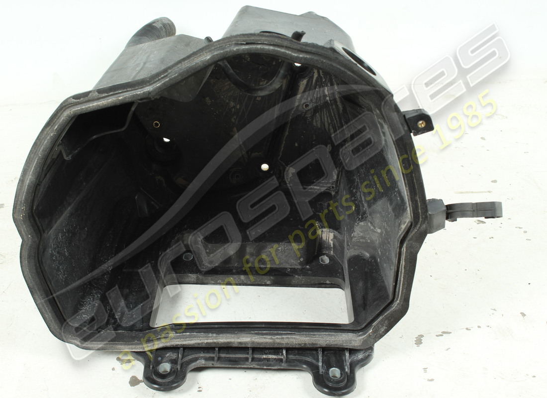 beschädigte ferrari komplette einlasswanne. teilenummer 88958800 (3)