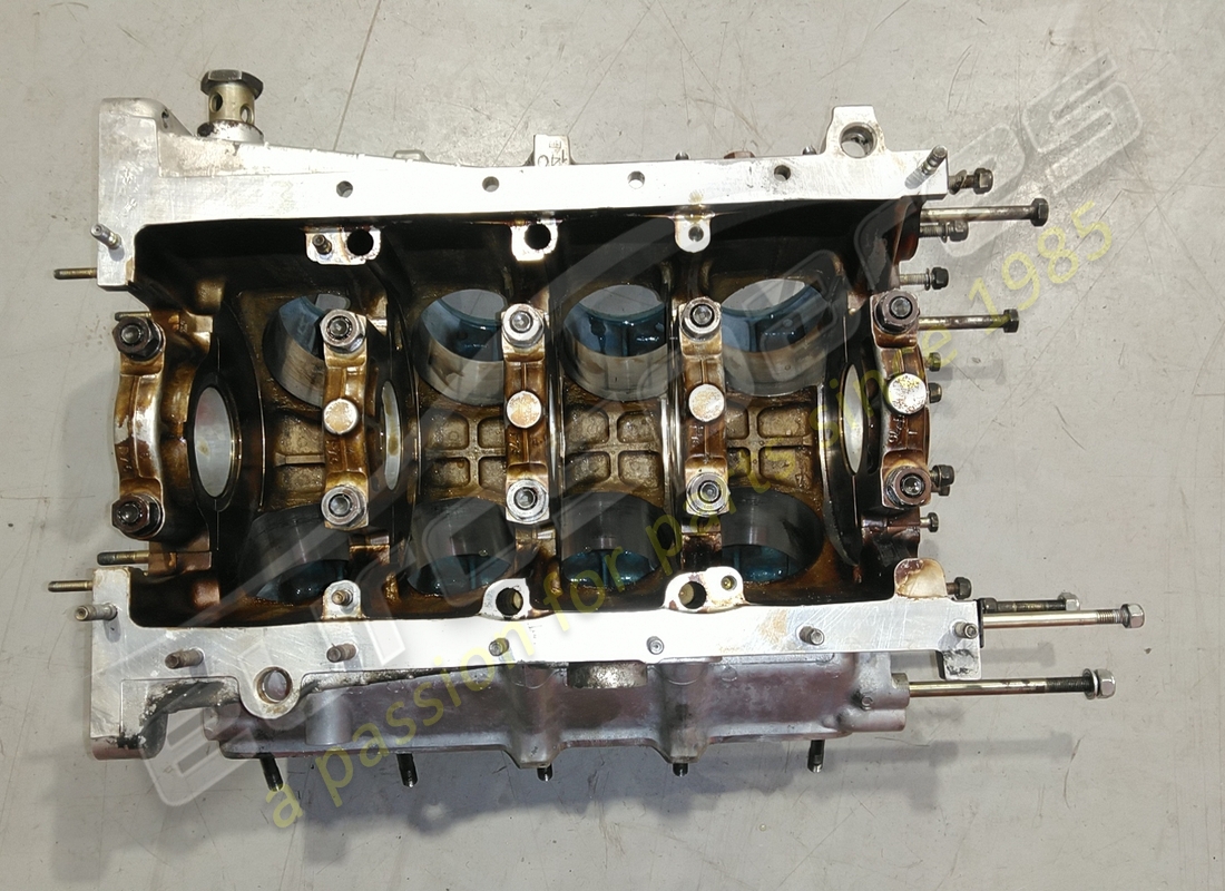 gebrauchtes ferrari 328 kurbelgehäuse. teilenummer 126191 (4)
