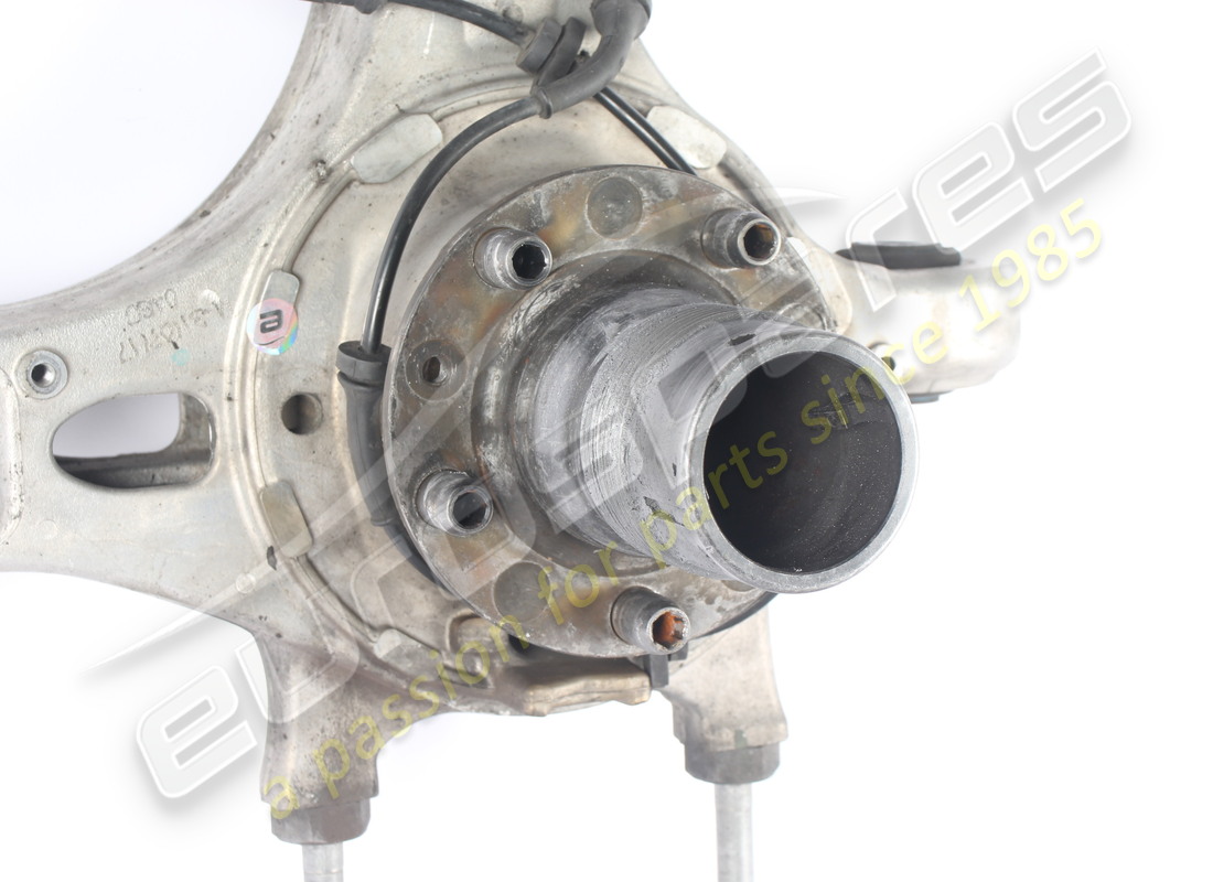 gebrauchter ferrari linker nabenträger. teilenummer 266200 (2)