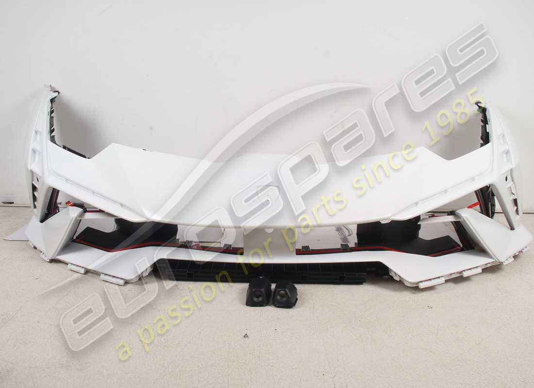 neuer lamborghini stossfänger. teilenummer 4t0807103aegru (1)