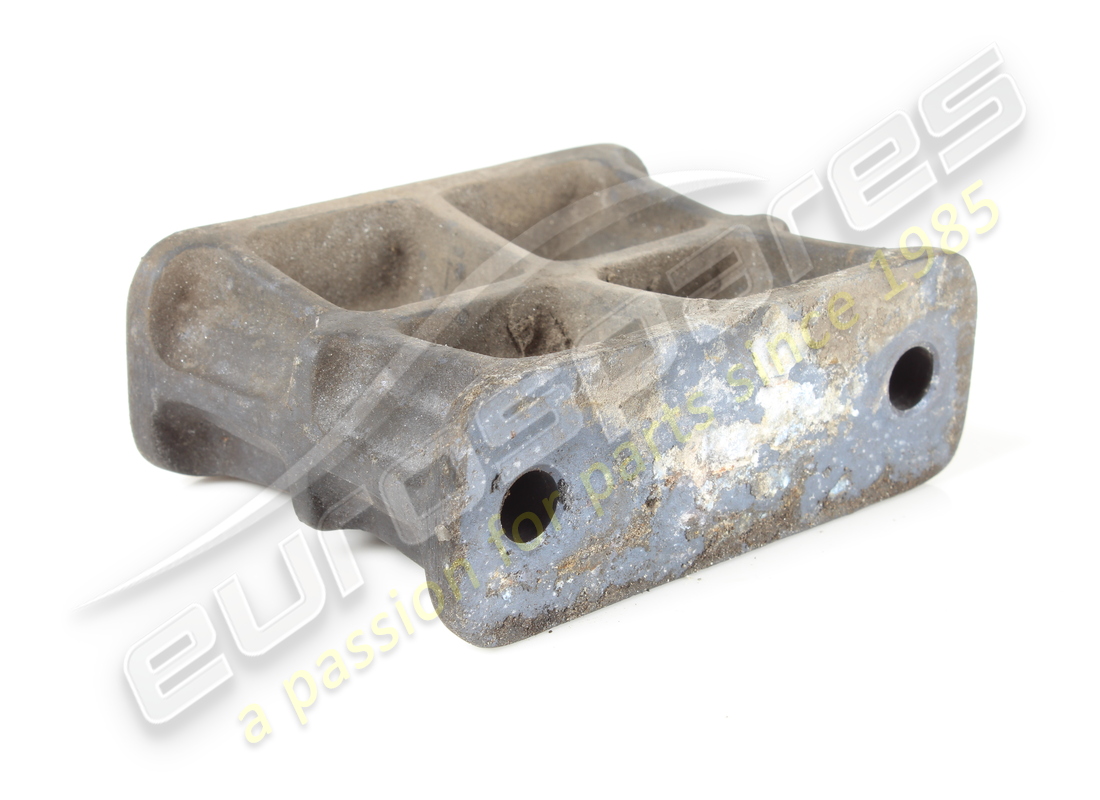 gebrauchter ferrari distanzblock. teilenummer 158048 (2)