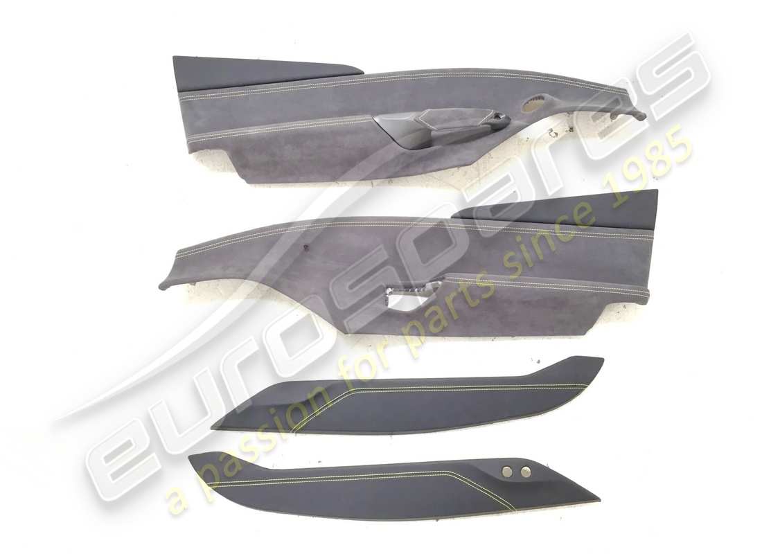 GEBRAUCHT Eurospares Ferrari 488 TÜRVERKLEIDUNGEN LINKS UND RECHTS (GRAUES ALCANTARA UND GELBE NÄHTE UND SCHWARZES LEDER UND GELBE NÄHTE). TEILENUMMER EAP1374250 (1)