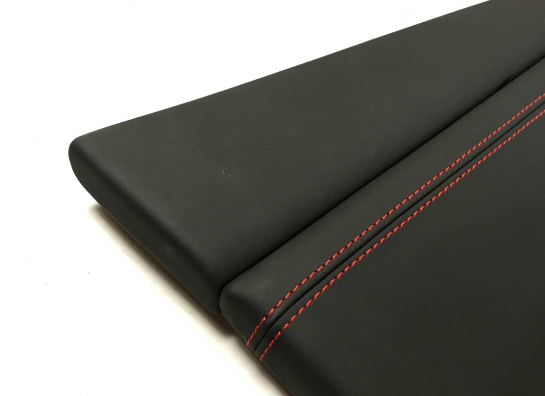 gebraucht: eurospares ferrari 488 türverkleidungen links und rechts (schwarzes leder und rote nähte). teilenummer eap1374249 (2)