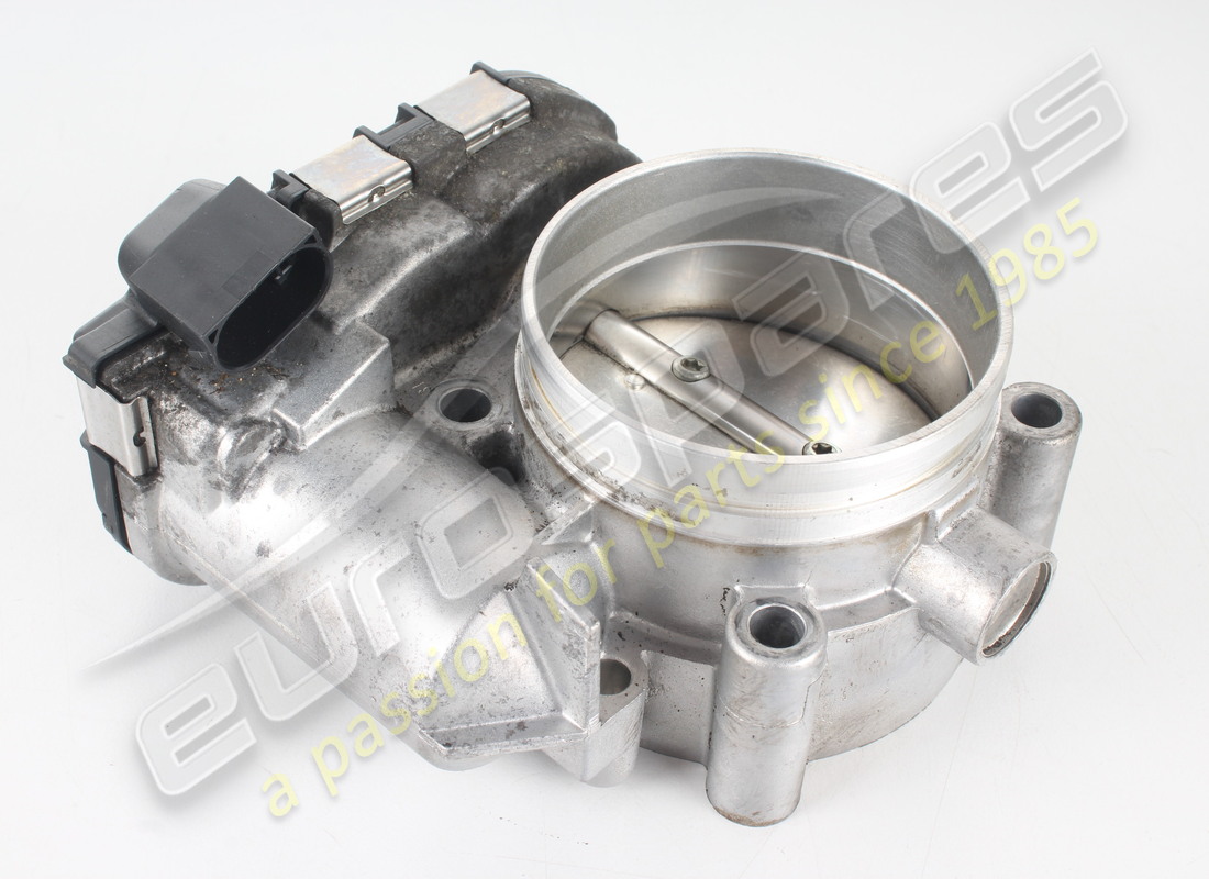 GEBRAUCHTE Aston Martin DROSSELKLAPPENGEHÄUSEBAUGRUPPE . TEILENUMMER 1R120810079 (1)