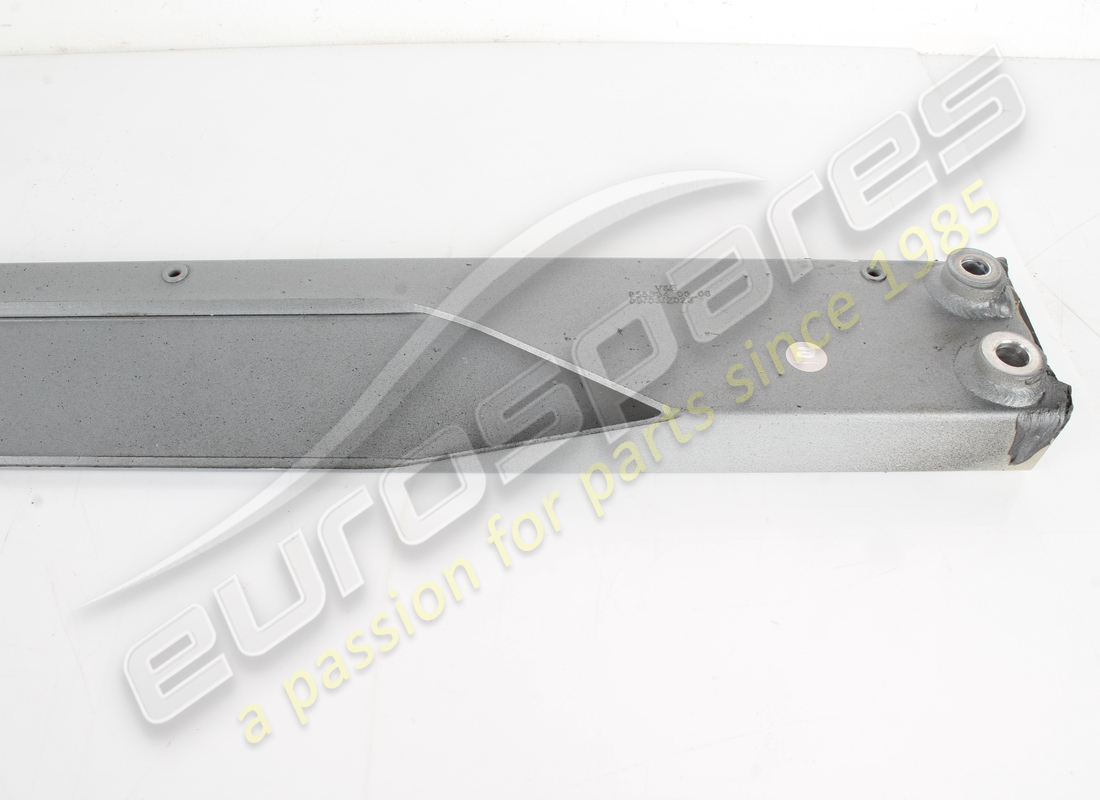 gebrauchte ferrari verstärkung oben hinten. teilenummer 985855334 (3)