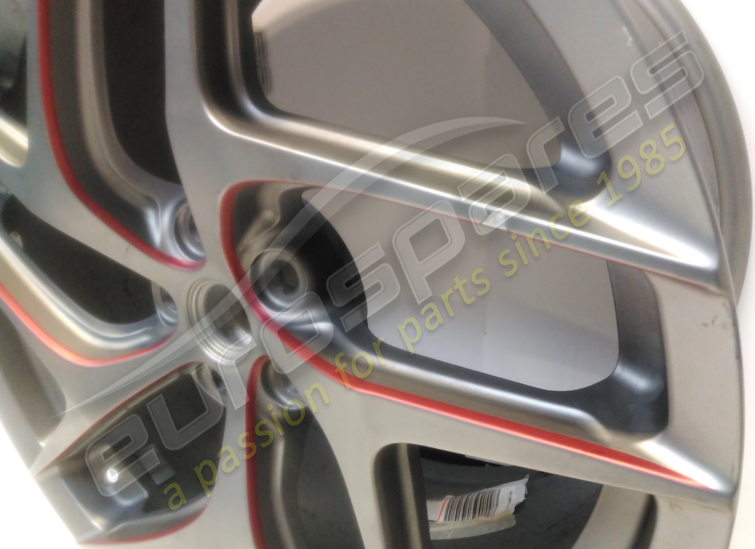 gebrauchtes ferrari linkes vorderrad. teilenummer 325270 (2)
