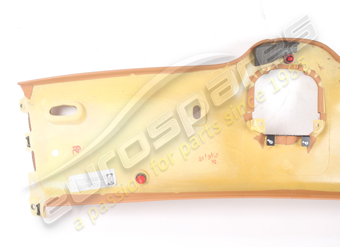 gebrauchte ferrari windschutzscheiben-querträgerverkleidung. teilenummer 824221 (5)