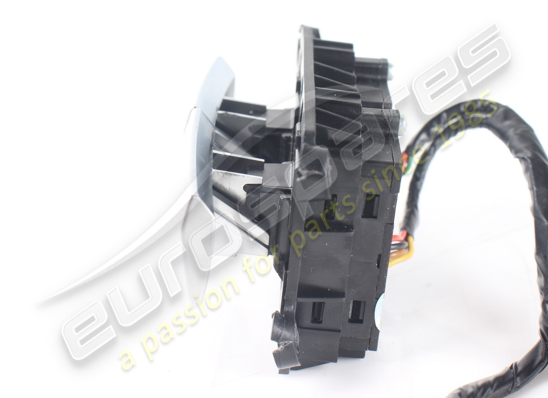 VERWENDET FERRARI VOLLSTÄNDIGE FENSTERSTEUERUNG. TEILENUMMER 88495600 (3) verwendet ferrari vollständige fenstersteuerung. teilenummer 88495600 (3)