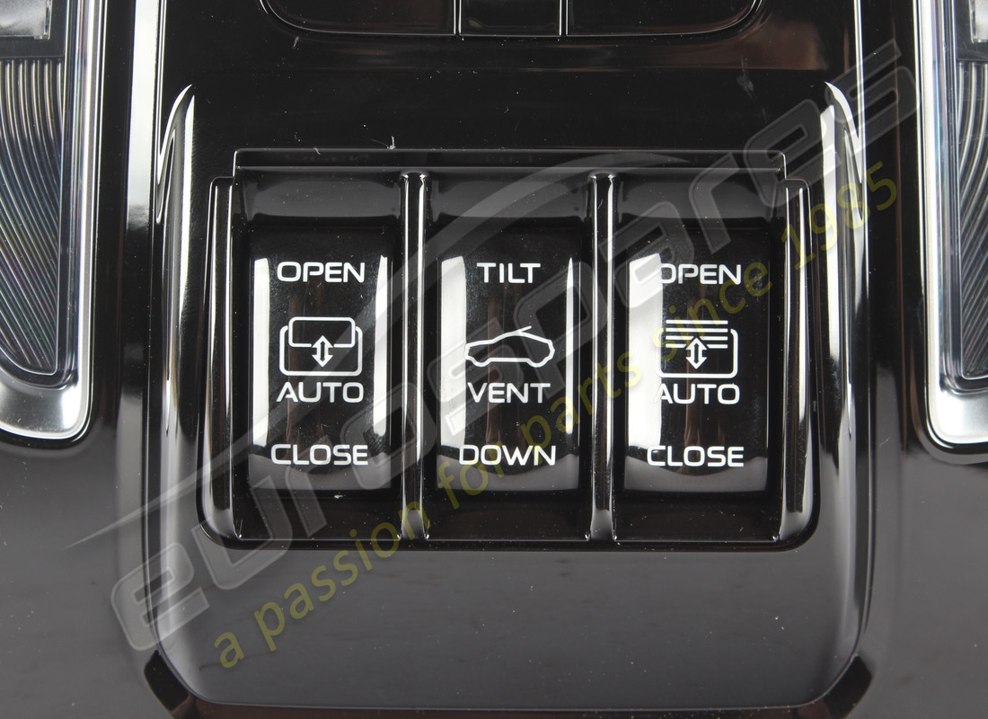 gebrauchte maserati domelight plate. teilenummer 670226322 (4)