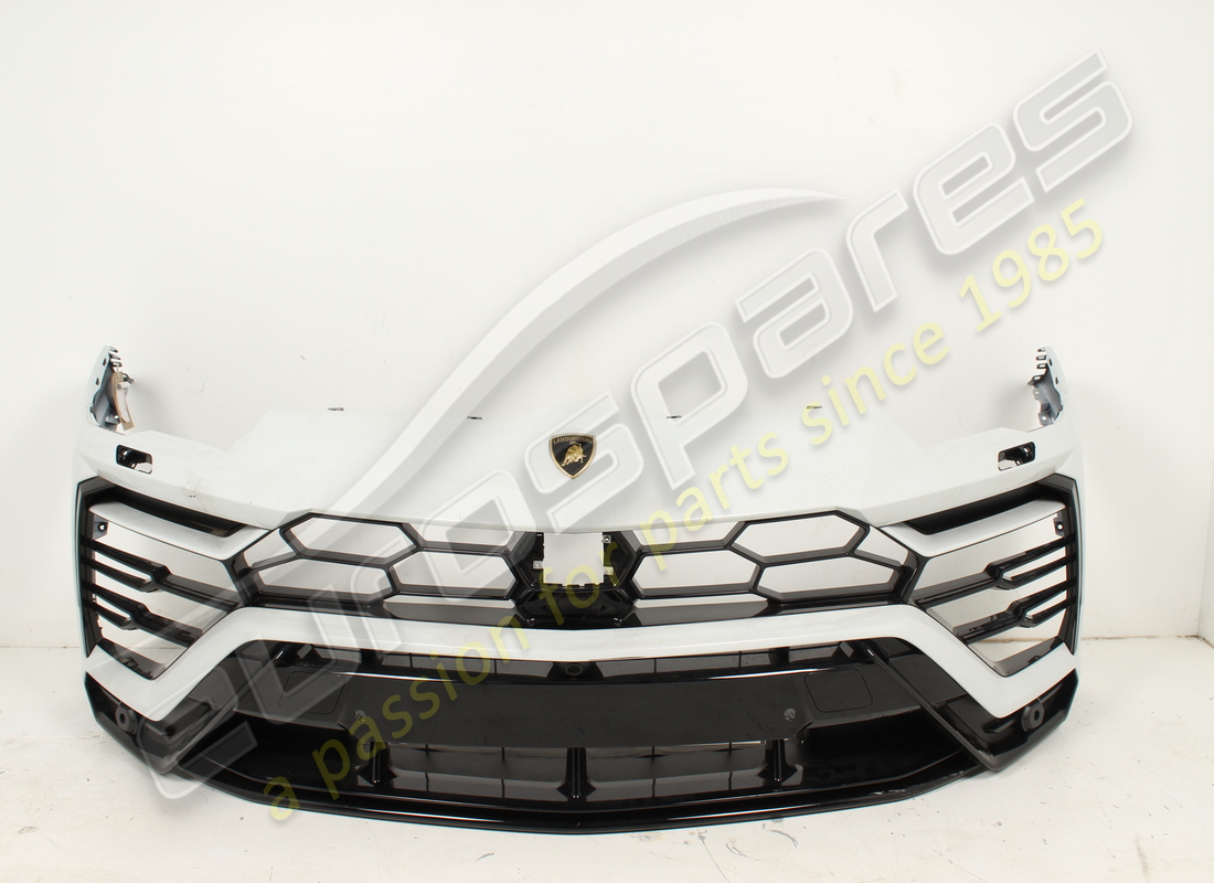 Gebrauchte Lamborghini komplette vordere Stoßstange. TEILENUMMER EAP1425706 (1)