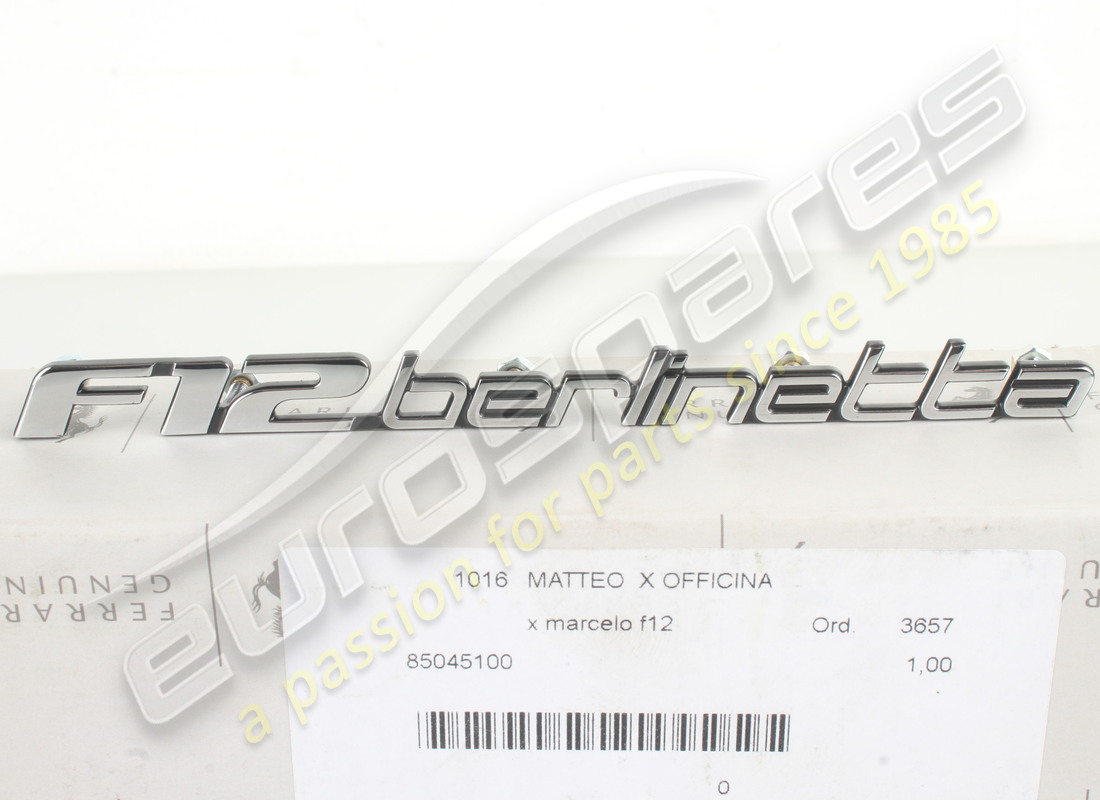 neu ferrari f12 berlinetta-abzeichen. teilenummer 85045100 (2)
