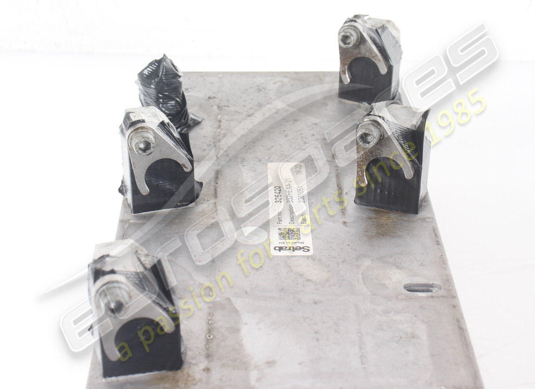 VERWENDETER FERRARI ÖL-WÄRMETAUSCHER. TEILENUMMER 326420 (4) verwendeter ferrari öl-wärmetauscher. teilenummer 326420 (4)
