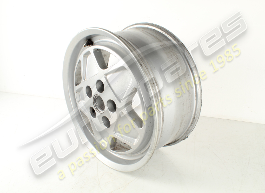 GEBRAUCHTES FERRARI RENNRAD VORNE 3.2 MQV. TEILENUMMER 127465 (4) gebrauchtes ferrari rennrad vorne 3.2 mqv. teilenummer 127465 (4)