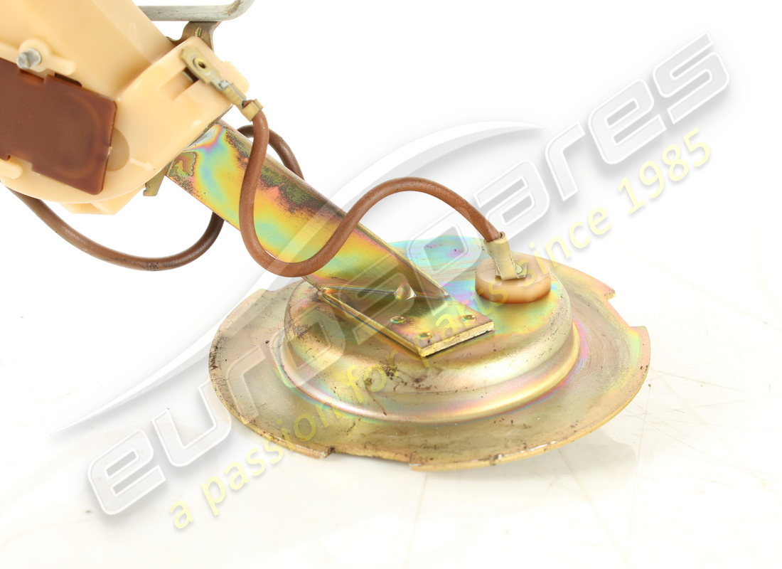 gebrauchter tankgestützer ferrari. teilenummer 116045 (2)