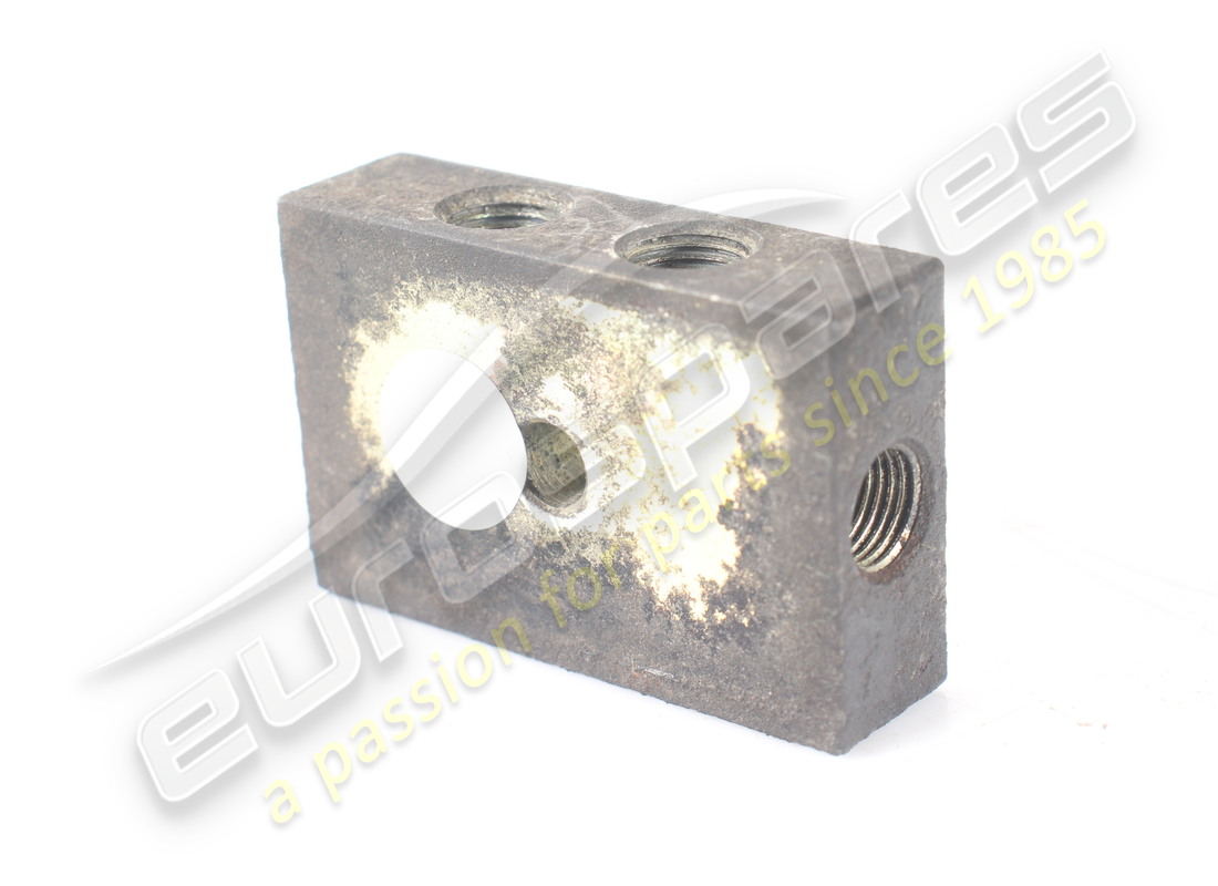 GEBRAUCHTER BUNDY-ROHRVERBINDUNGSBLOCK Maserati. TEILENUMMER 377400325 (1)