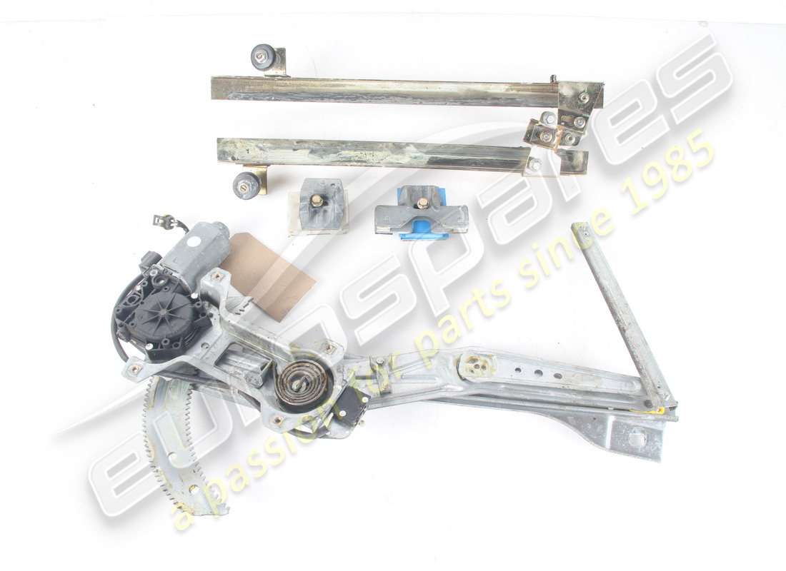 GEBRAUCHTES Maserati LINKES FENSTERHEBERGERÄT. TEILENUMMER 387700051 (1)